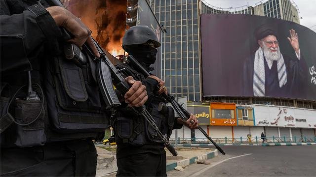 ஈரானின் பாதுகாப்பு பலவீனம் கமேனியை காவு கொண்டது