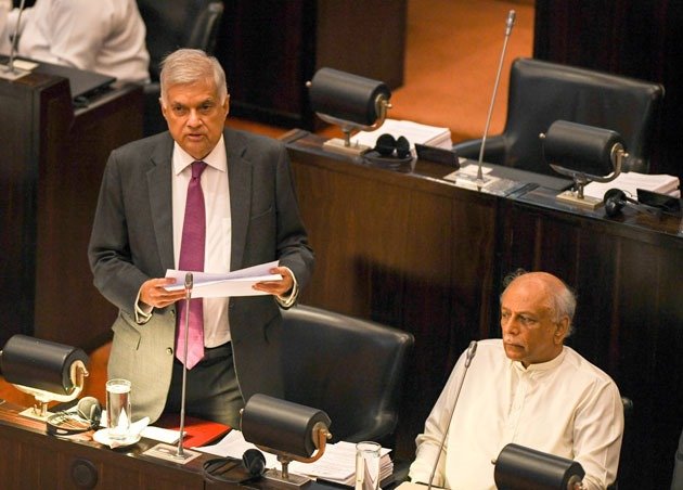 බලය රැක ගන්න, රනිල්ගේ වෙස් මාරුව